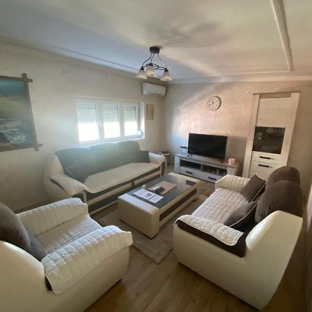 Apartman Niksic Apartment Ngoại thất bức ảnh